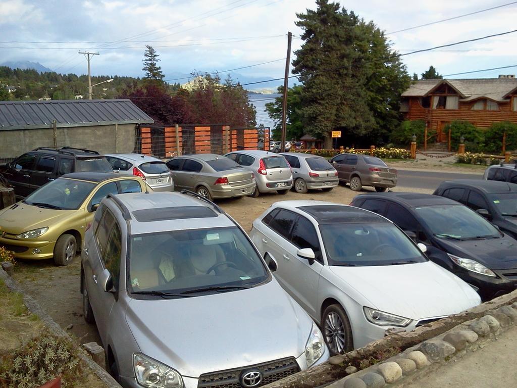 Hosteria Nuevo Pinar San Carlos de Bariloche Luaran gambar